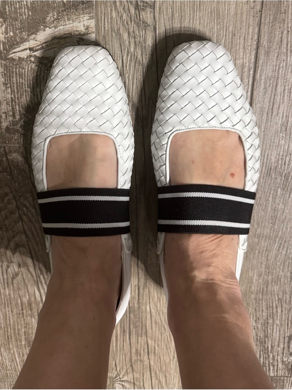 MGemi Genuine Intrecciato Handwoven Leather White Flat, US11/EU42, like NEW